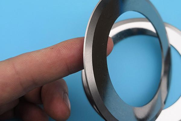 高精度回転切断刃 PVCエッジ刃 回転切断刃 切断機 紙パイプ 接着テープ 切断機刃 4